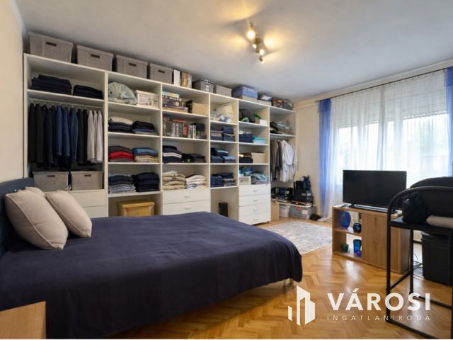 Sokoldalú lehetőségeket kínáló családi ház ELADÓ!