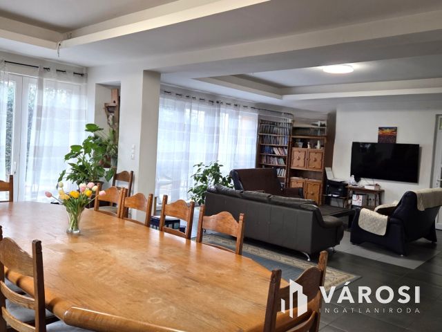 Madárcsicsergős otthon nagy kerttel – ház Debrecen határán