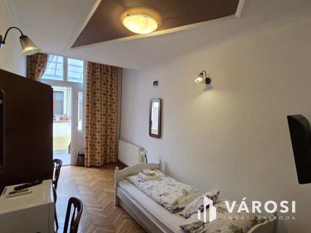 Többféle hasznosításra lakás, kiváló helyen!!-Debrecenben