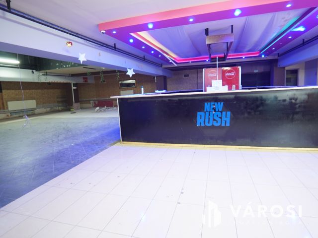 Belvárosi egyedi üzlethelység eladó