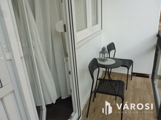 Újszegedi panel,top helyen,top minőségben eladó.