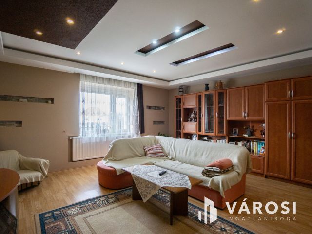 Eladó családi ház Dunaszeg központjában