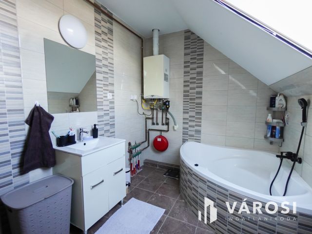 Kertvárosi, 3 lakásos Ikerházfél