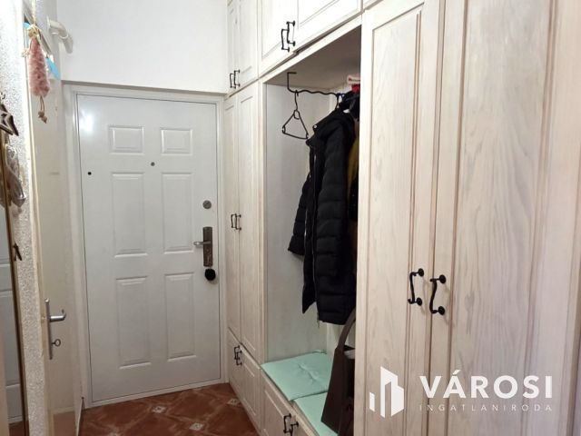 EGY LAKÁS, HÁROM  LEHETŐSÉG A VEZÉR LAKÓTELEPEN-Debrecen!