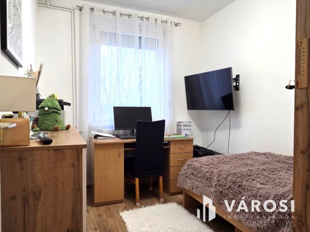 EGY LAKÁS, HÁROM  LEHETŐSÉG A VEZÉR LAKÓTELEPEN-Debrecen!