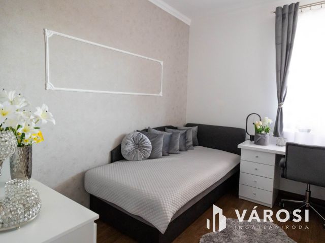 Gyönyörű pallagi ház jó környéken eladó