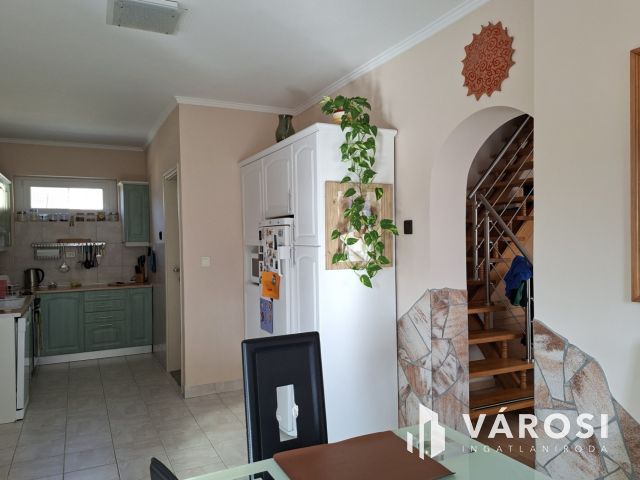 Rezsi évente 90 ezer? Ez a ház tudja!