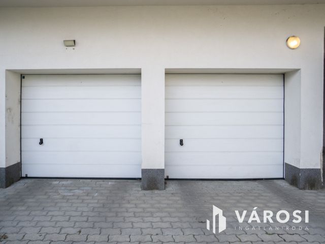 Nádorvárosban erkélyes nagy lakás, garázs lehetőséggel!