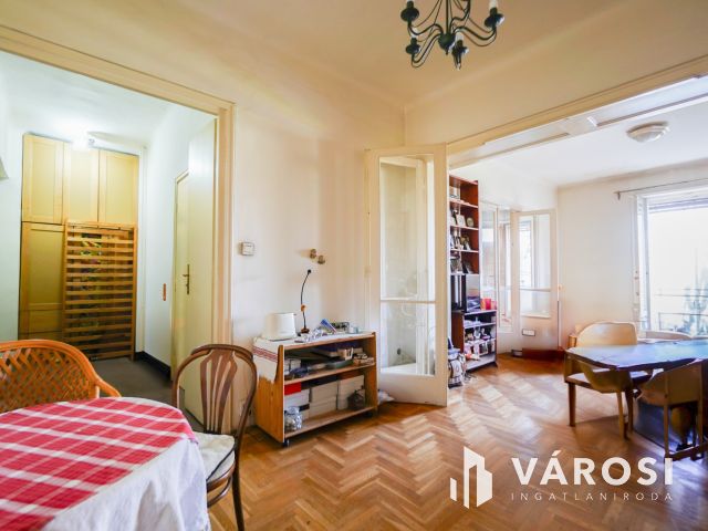 Több lakásra bontható szenzációs elhelyezkedéssel!