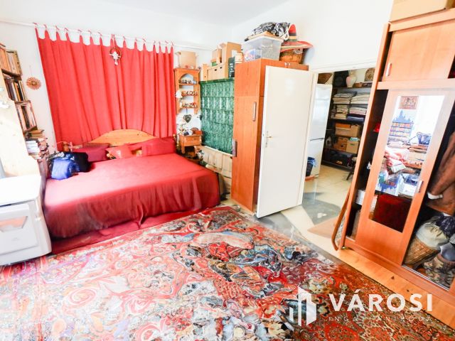 Szigetmonostor központi részén!