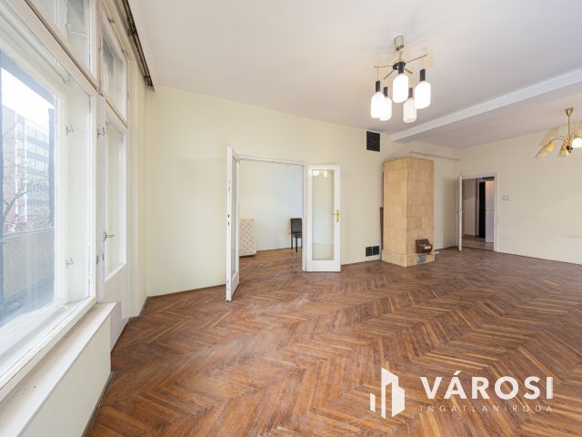 Belvárosi nappali + 1 (2) szobás