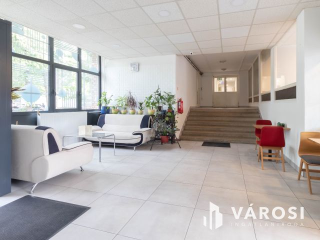 16 m2-es iroda kiadó Fáy utcai irodaépületben