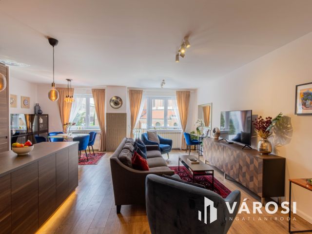 Ugorj le egy színdarabra