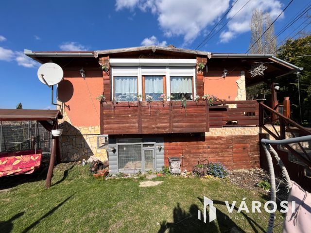 Panorámás kilátás bővítési lehetőséggel Ürömön!