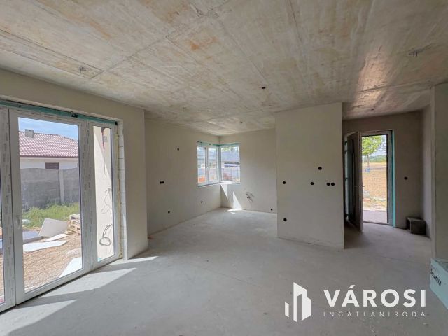 Hamarosan költözhető ikerház EBESEN