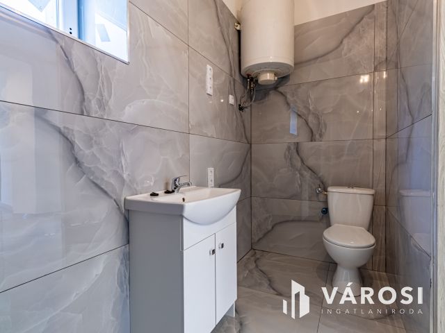 Felújított családi ház, saroktelken, Zsámbokon